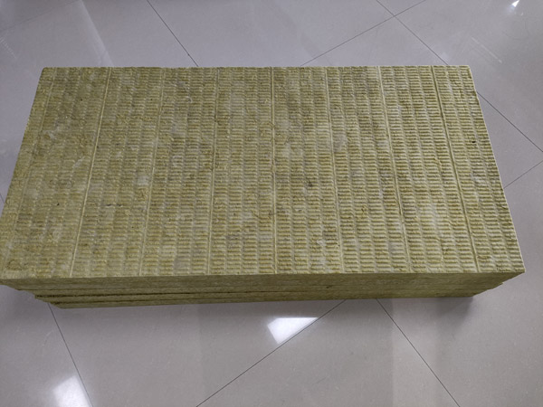 我們?cè)撊绾握_安裝復(fù)合巖棉板呢?