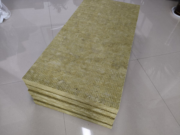 巖棉保溫板在使用過程中的優點有哪些